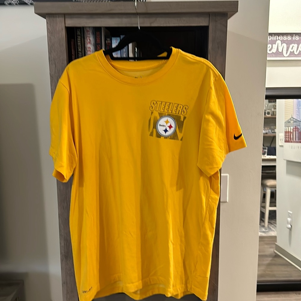 Nike Steelers yellow tee